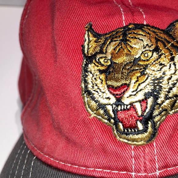 Here is a classic Polo Tiger hat.  It is vintage Polo and is new without tags. - Picture 1 of 5